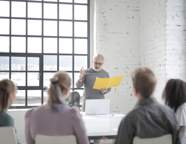 Professionista parla in pubblico